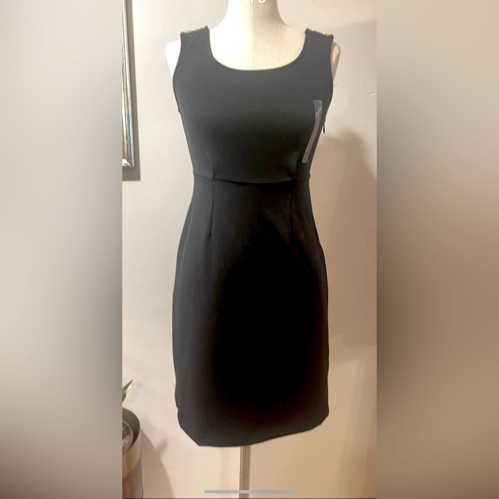 NWT GAP Classic lbd (little black dressed)size 2 (has give) hidden side zipper